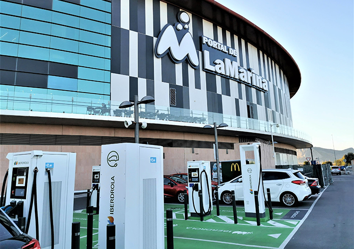 Foto Iberdrola y Gentalia sellan un acuerdo para instalar puntos de recarga para vehículos eléctricos.